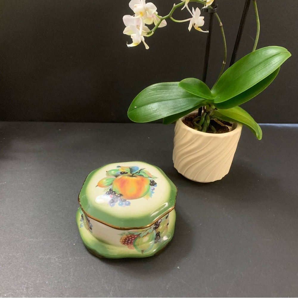 Vintage Mayfayre Staffordshire Trinket Pot or Box Orchard Harvest pattern